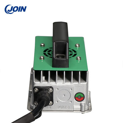 48V 7.5A Golf Cart Aksesoris Charger Baterai Tahan Air